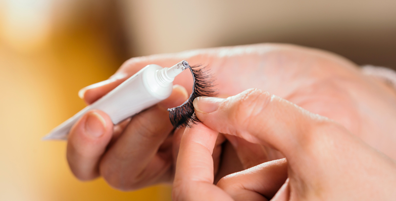 eyelash-glue-